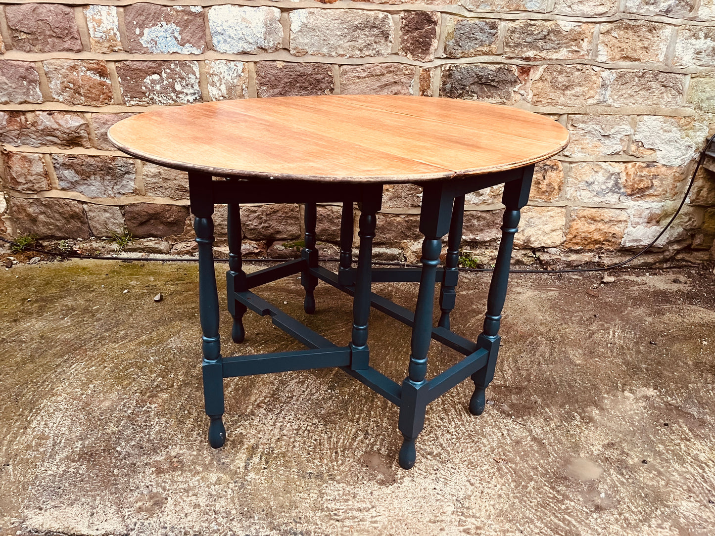 Drop-Leaf Gateleg Dining Table – Natural Wood Top & Painted Base