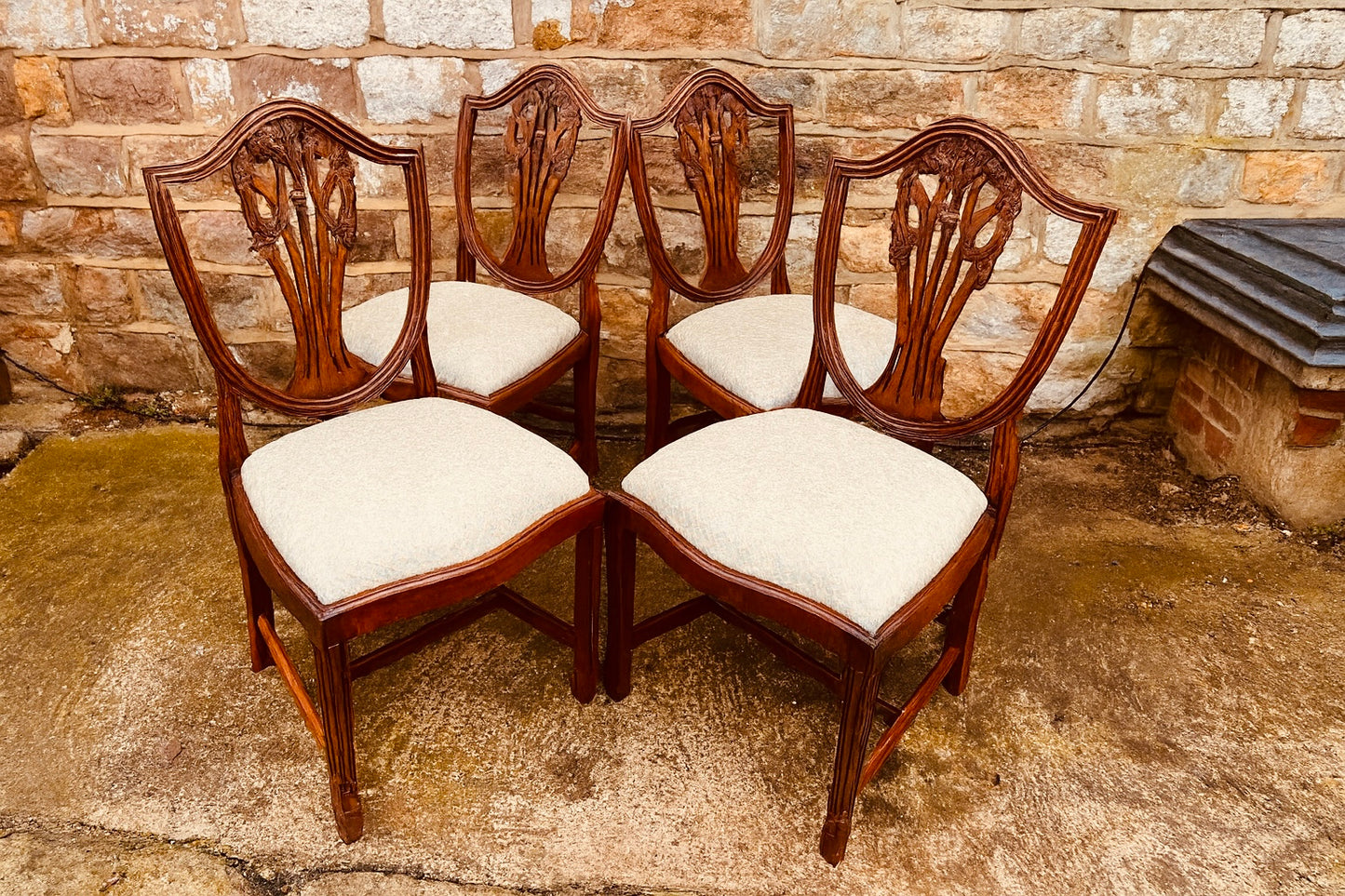 Set of 4 Vintage Shield-Back Mahogany Dining Chairs – Georgian / Hepplewhite Style with Upholstered Seats