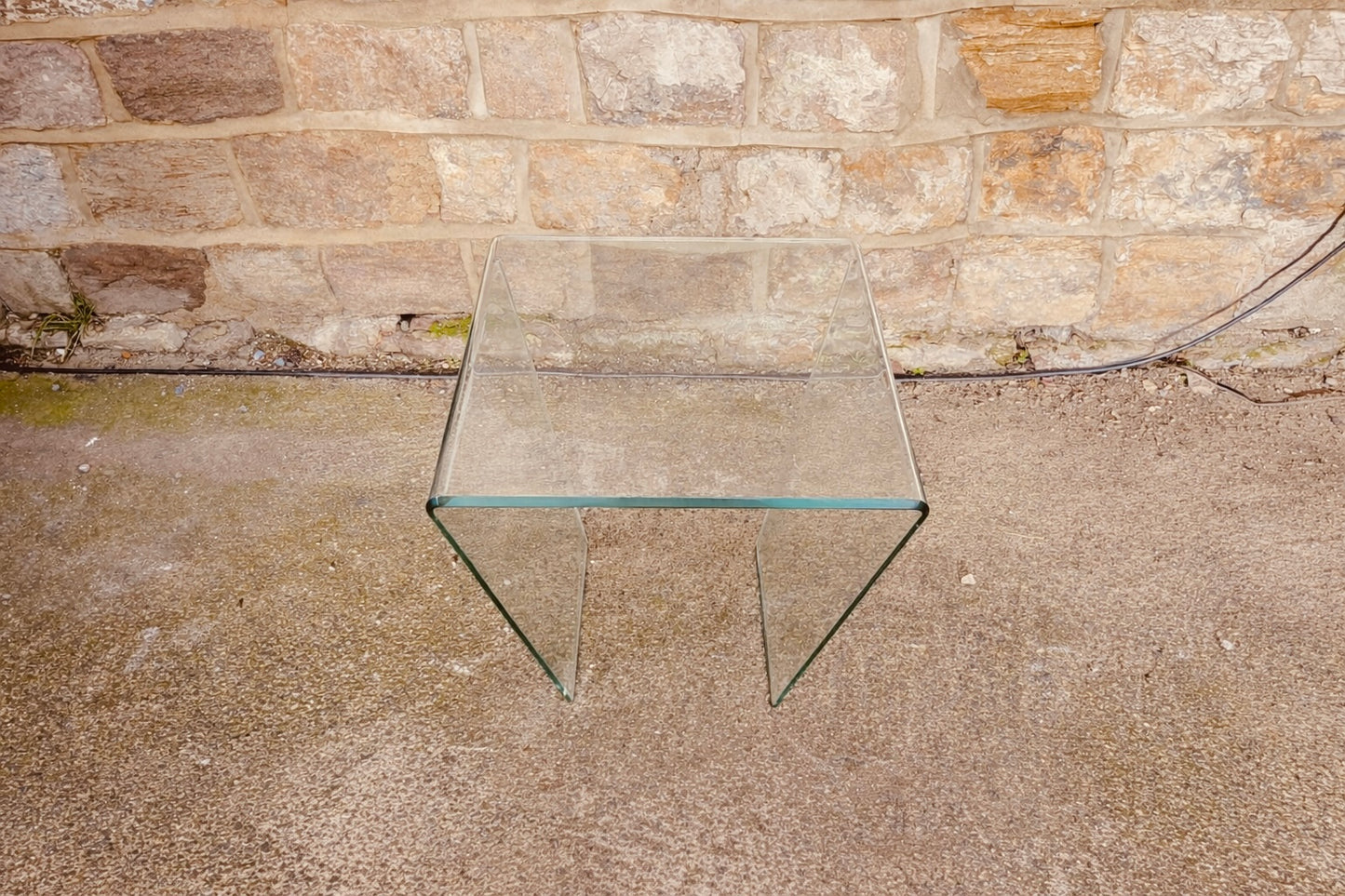 Bent Glass Side Table / Console Table – Minimalist Clear Glass Design