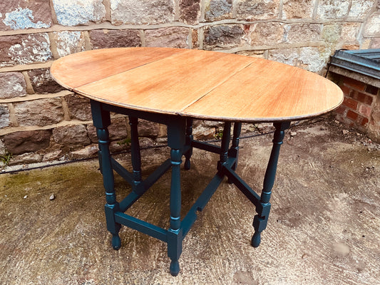 Drop-Leaf Gateleg Dining Table – Natural Wood Top & Painted Base