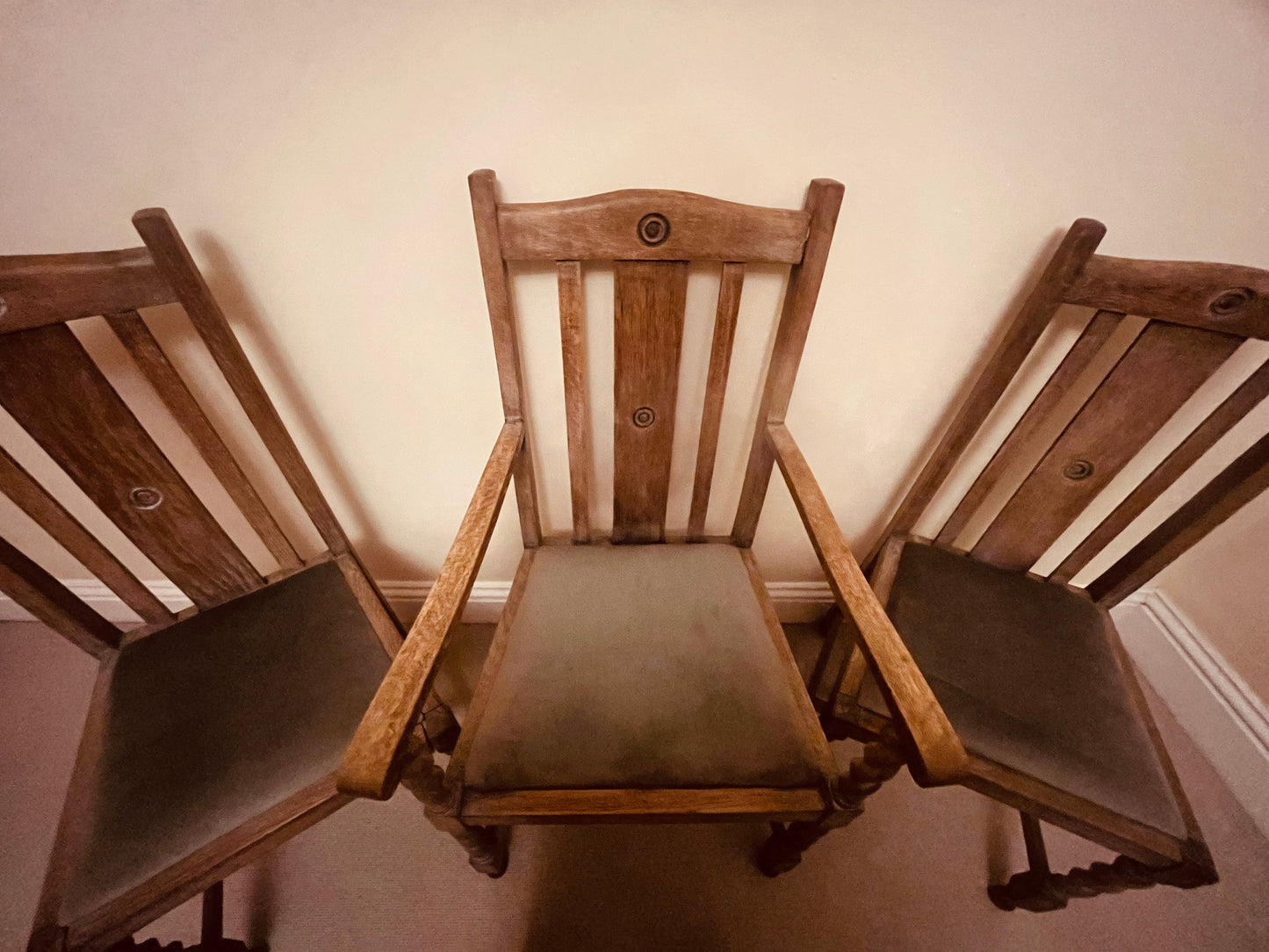 Set of 4 Vintage Oak Dining Chairs – Barley Twist Legs, Carved Backs and Padded Seats (c.1930–1945)