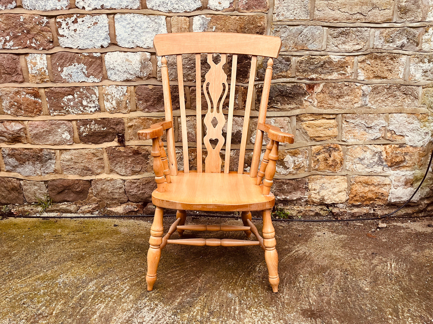 Vintage Solid Wood Windsor Carver Chair – Rustic Farmhouse Accent Seating