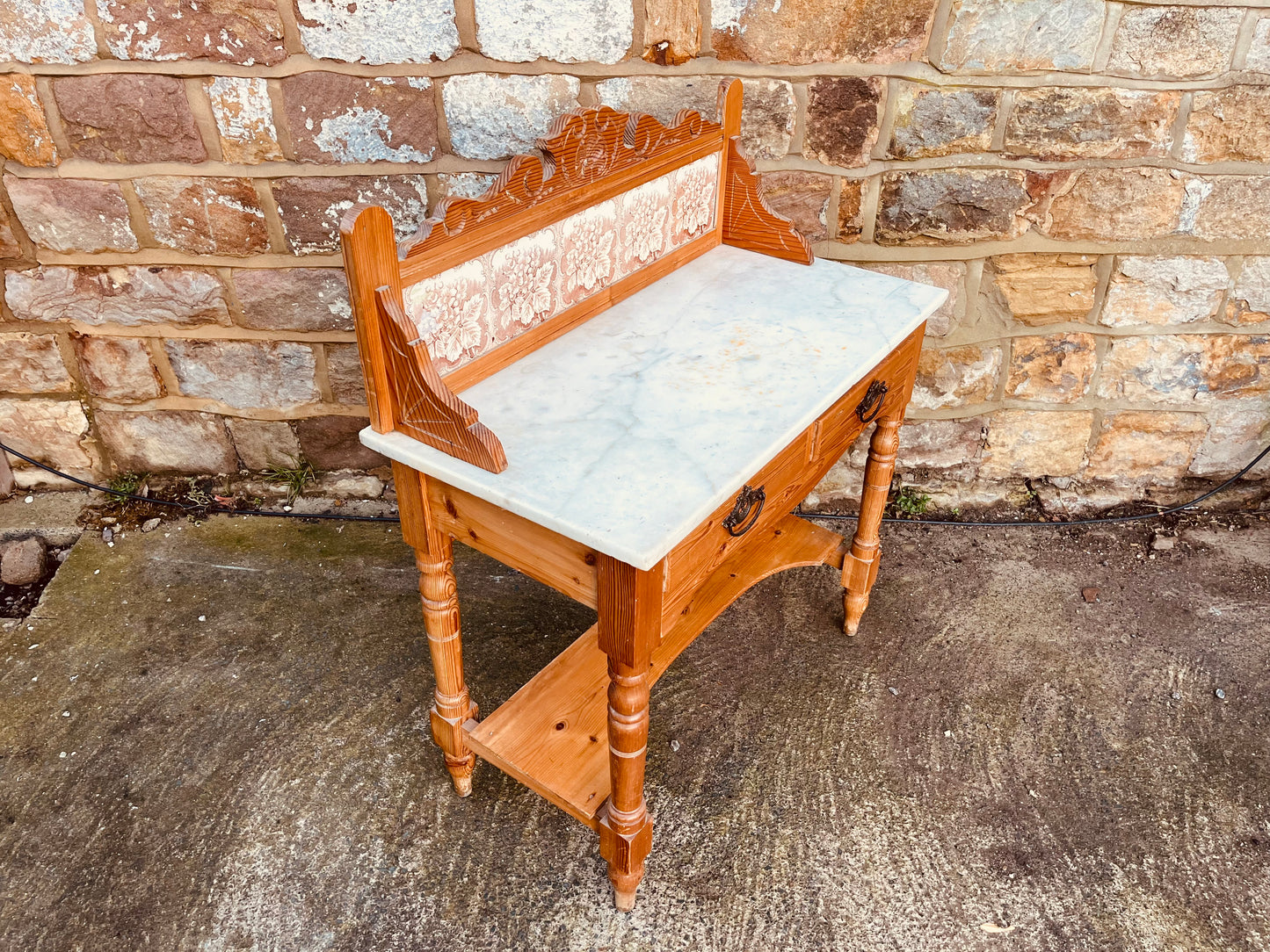 Victorian Pine Washstand with Marble Top & Floral Tile Back – Antique Vanity / Console Table (c.1900)