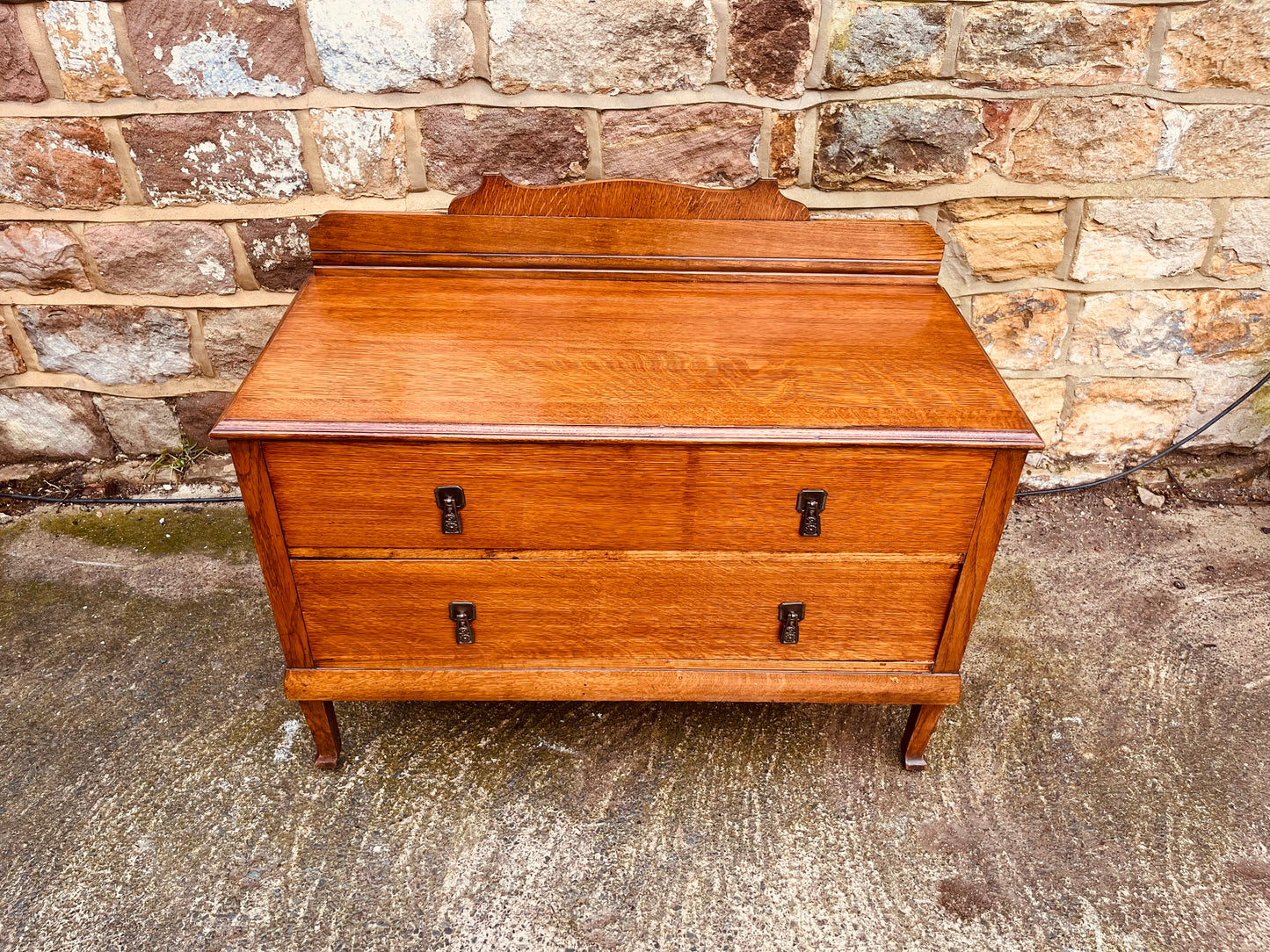 Antique Solid Oak Chest of Drawers with Raised Back | Arts & Crafts, c.1900–1910