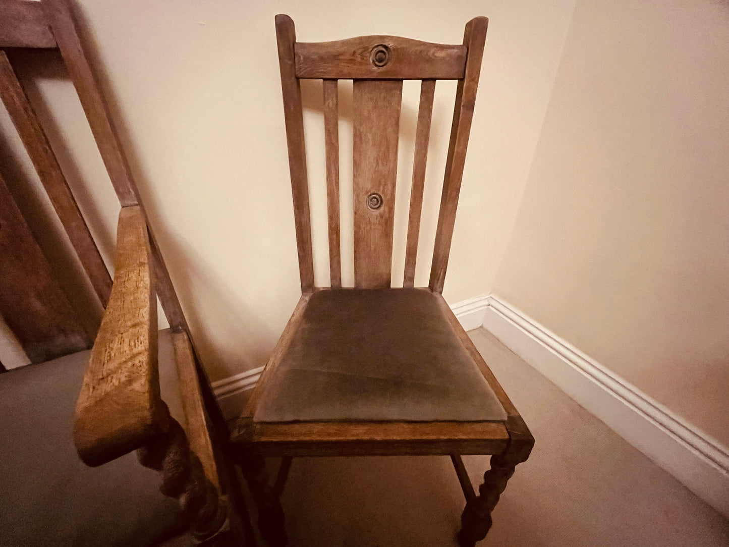 Set of 4 Vintage Oak Dining Chairs – Barley Twist Legs, Carved Backs and Padded Seats (c.1930–1945)