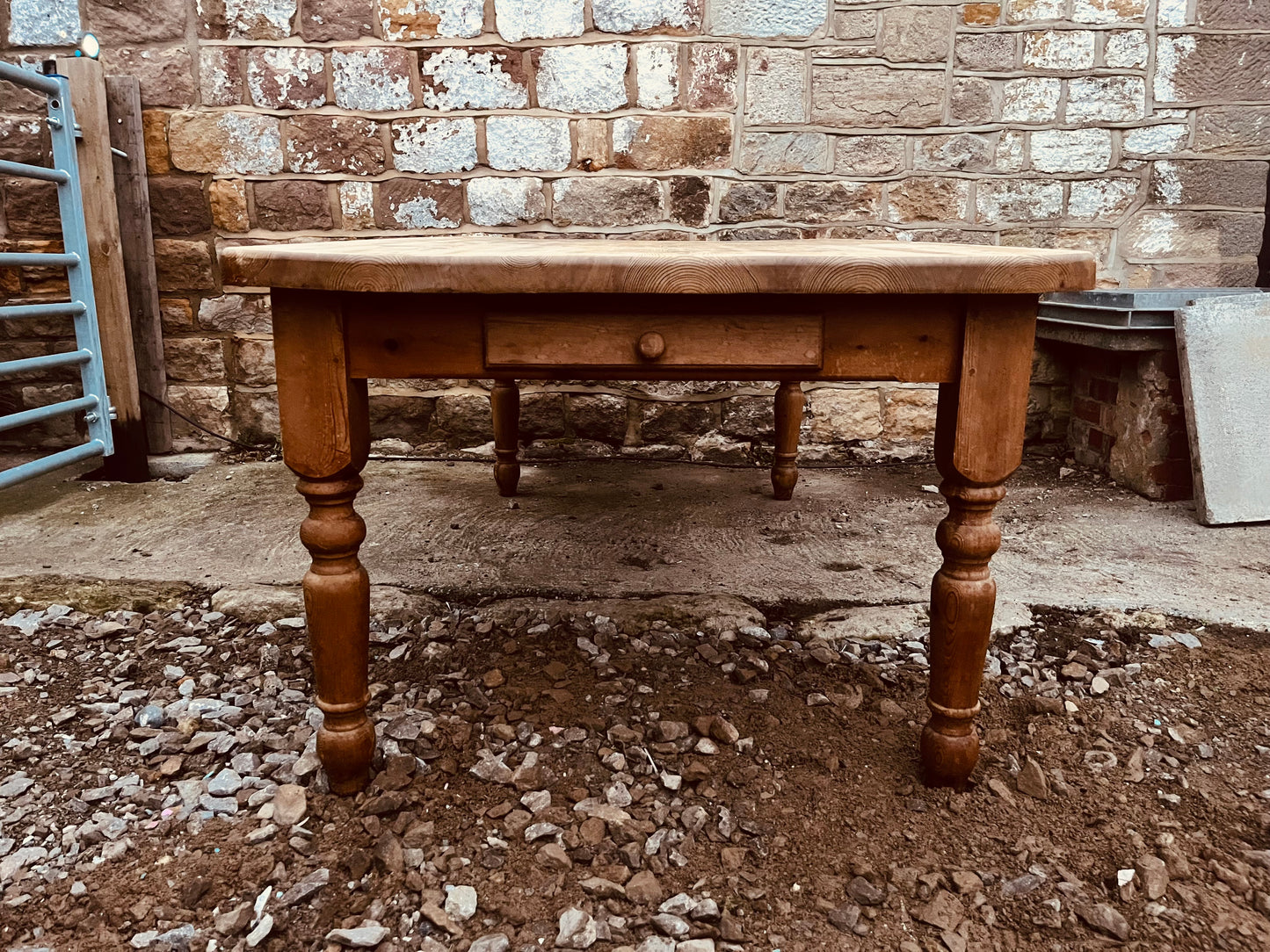 Vintage Farmhouse Dining Table – Scrubbed Pine Top, Turned Legs, Central Drawer